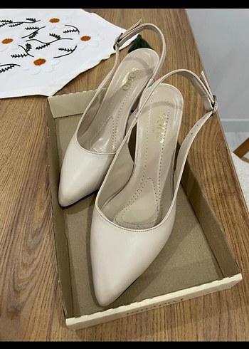 Bej Tokalı Stiletto Topuklu Kadın Ayakkabı - Görsel 2