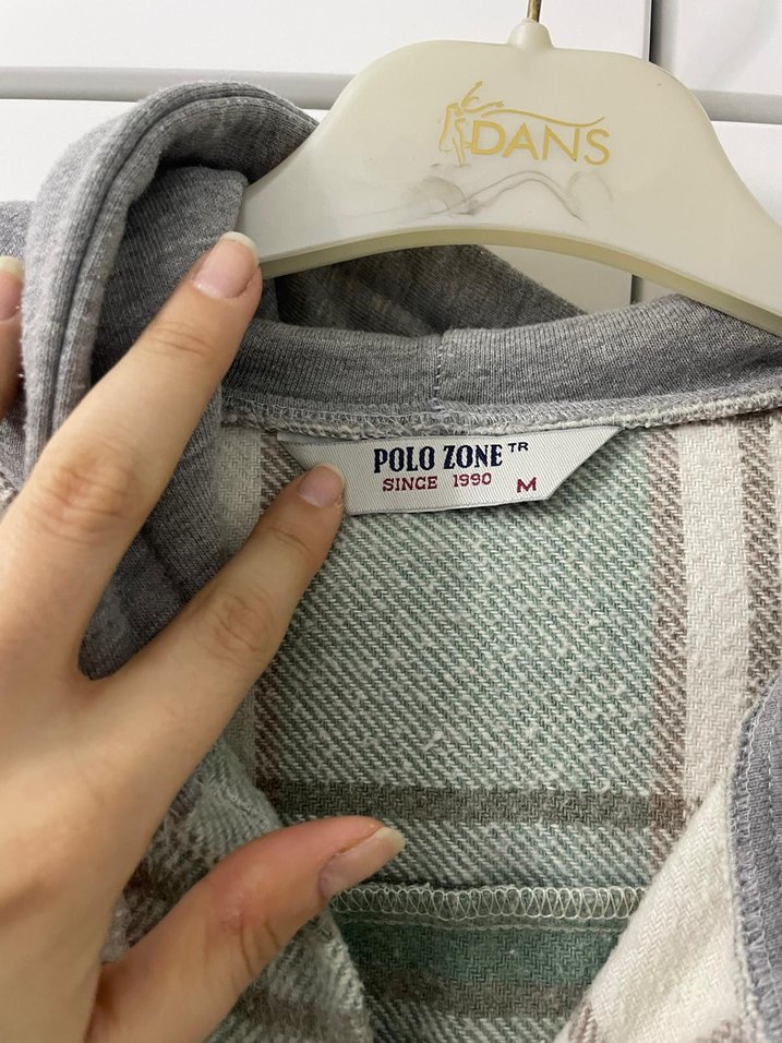 Gri Ekoseli Kapüşonlu Kadın Gömlek - Görsel 3