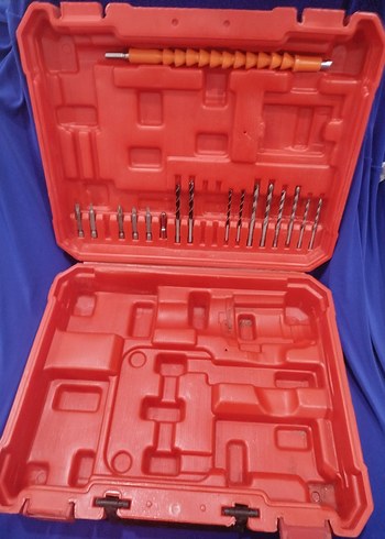 Kırmızı Kablosuz Matkap Seti ve Aksesuarları - Görsel 7