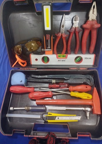 Kırmızı Renkli Çok Amaçlı El Aletleri Seti - Görsel 2