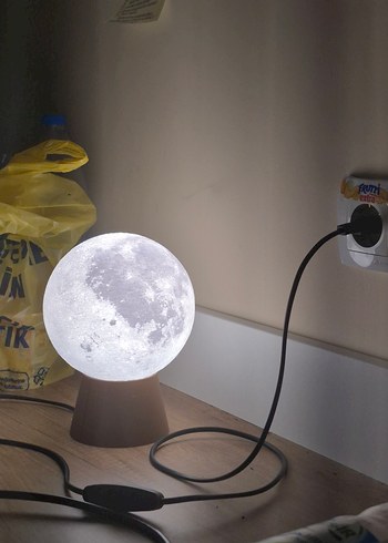 3D Beyaz Ay Desenli LED Masa Lambası - Görsel 2