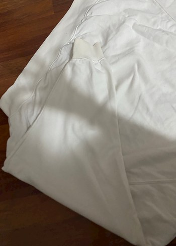 Beyaz Baskılı Kısa Kadın Sweatshirt - Görsel 4