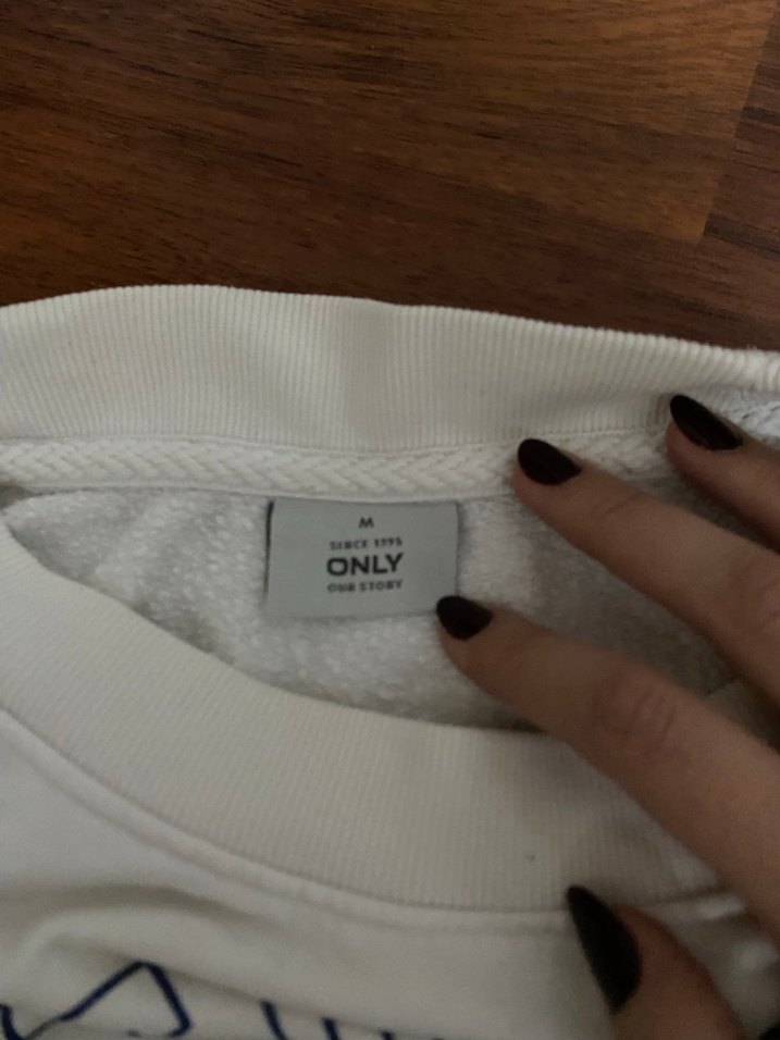 Beyaz Baskılı Kısa Kadın Sweatshirt - Görsel 3