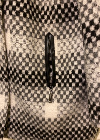 Gri Ekose Desenli Kürklü  Kaban - Görsel 3