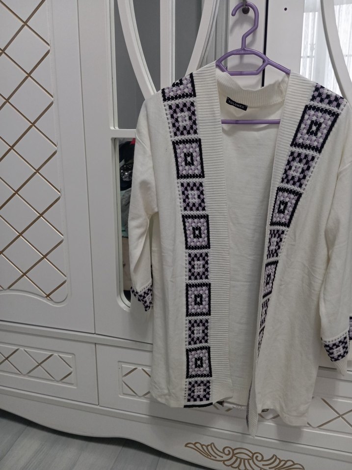 Nakışlı Beyaz Kadın Triko Hırka - Görsel 3