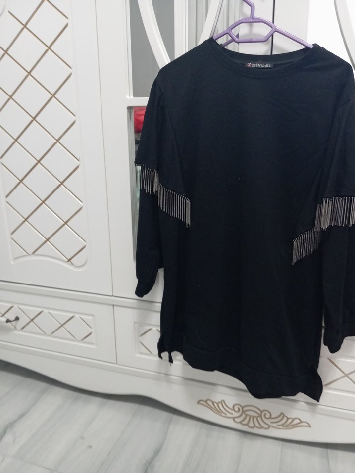 Püsküllü Siyah Kadın Sweatshirt - Görsel 2