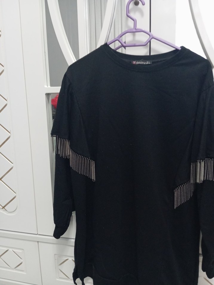 Püsküllü Siyah Kadın Sweatshirt - Görsel 3