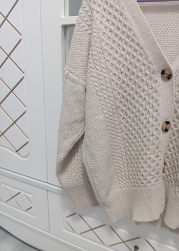 Örgü V Yaka Uzun Kollu Beyaz Hırka - Görsel 2