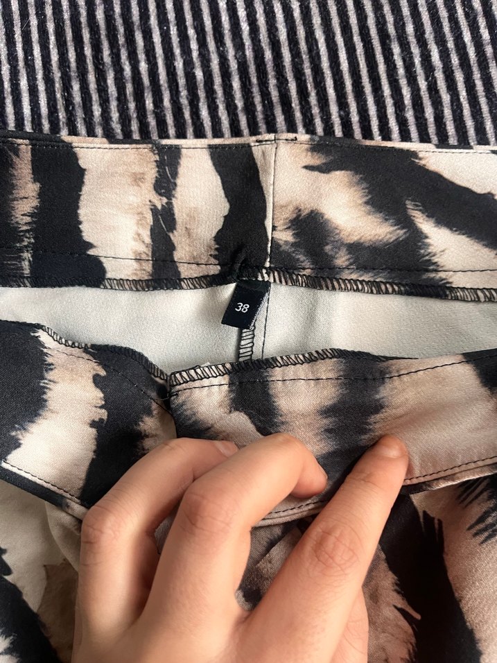 Kadın Kahverengi Zebra Desenli Kumaş Pantolon - Görsel 3