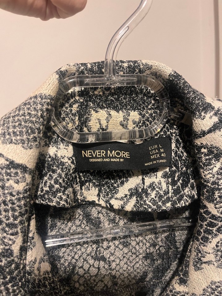 Gri Yılan Desenli Kadın Ceket - Görsel 4