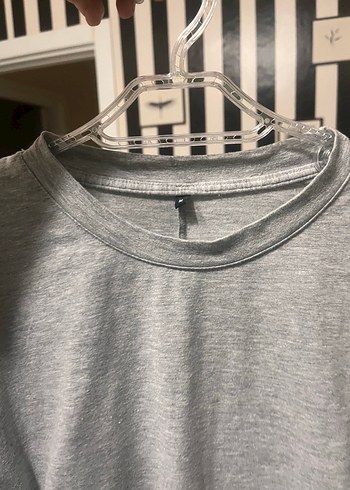 Bele oturan zayıf gösteren ispanyol kol yumuşacık - Görsel 2