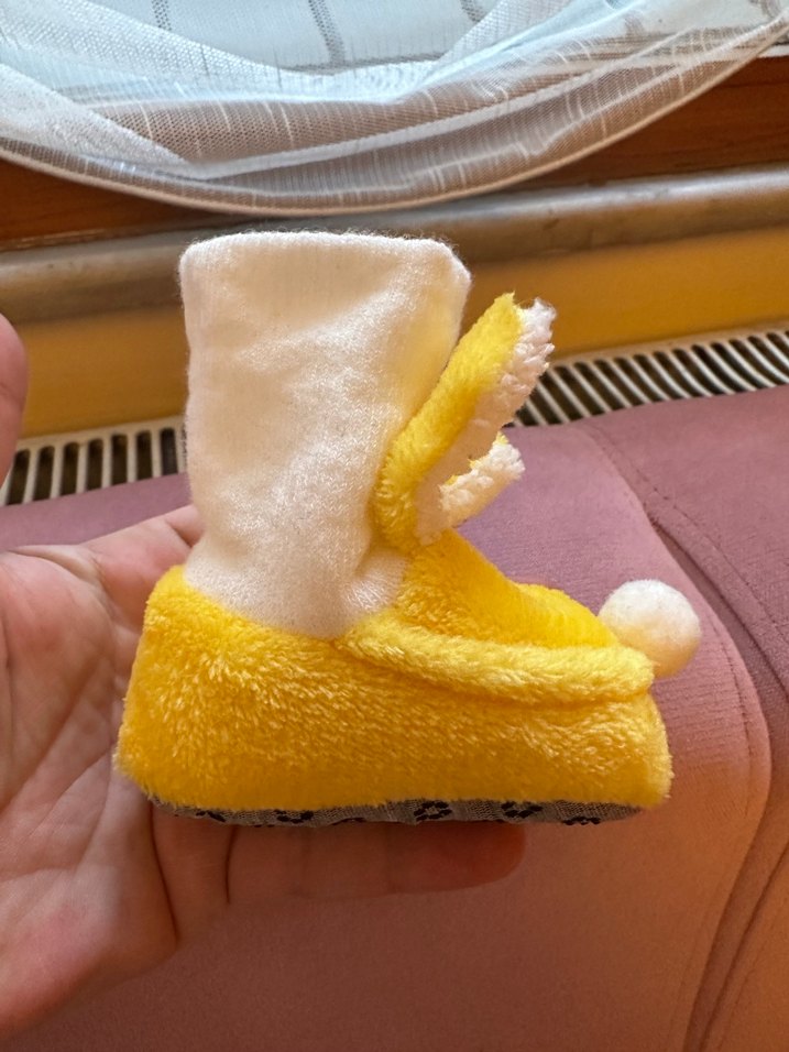 Bebek Sarı Nakışlı Sıcak Ev Terliği - Görsel 2