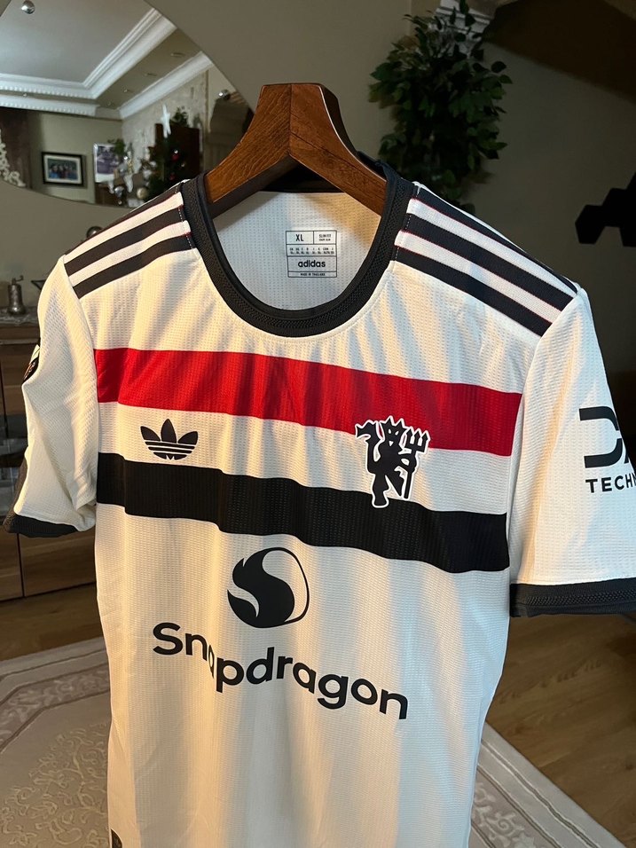 Manchester United 24/25 Forması - Görsel 2