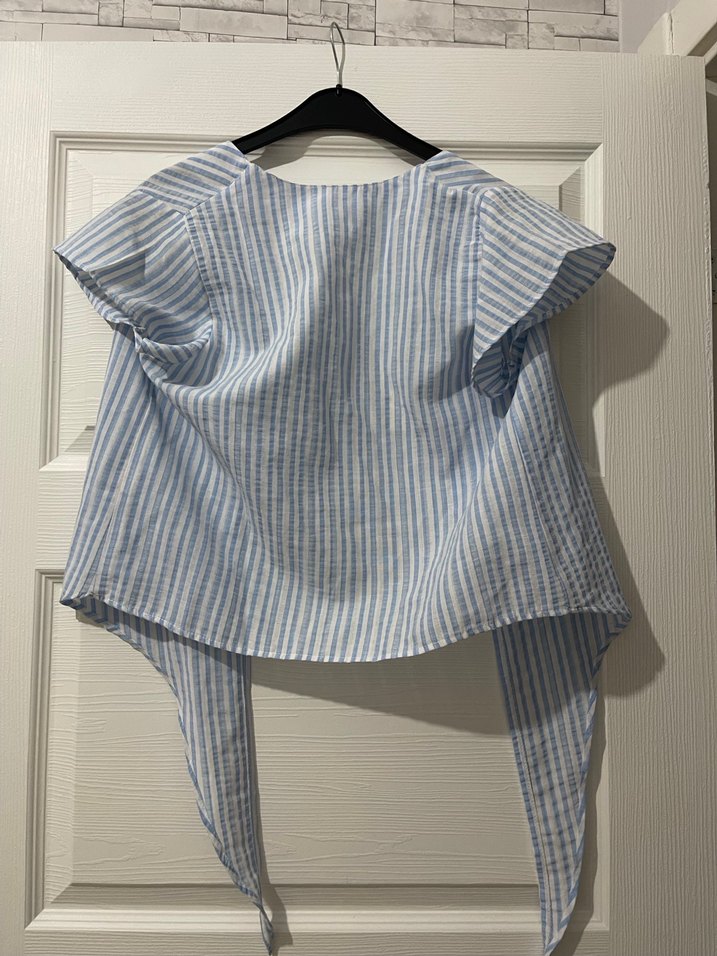 Düğmeli V Yaka Kısa Kollu Çizgili Keten gömlek - Görsel 2