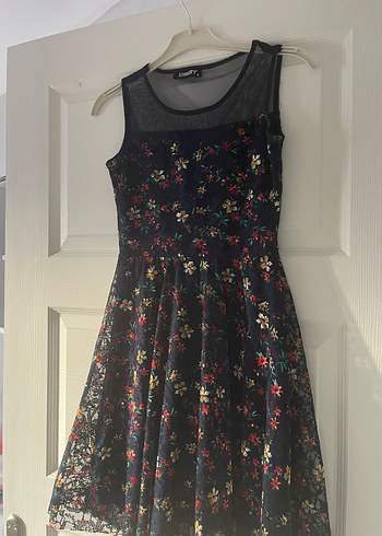 Çiçek Desenli Bohem Siyah Midi Elbise - Görsel 3