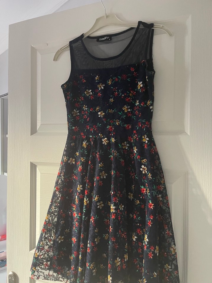 Çiçek Desenli Bohem Siyah Midi Elbise - Görsel 3