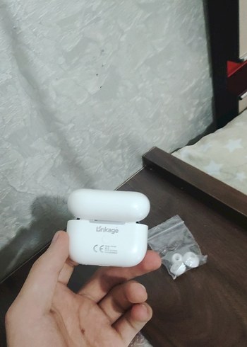 Beyaz Kablosuz Kulaklık ve Yedek Uçlar - Görsel 2