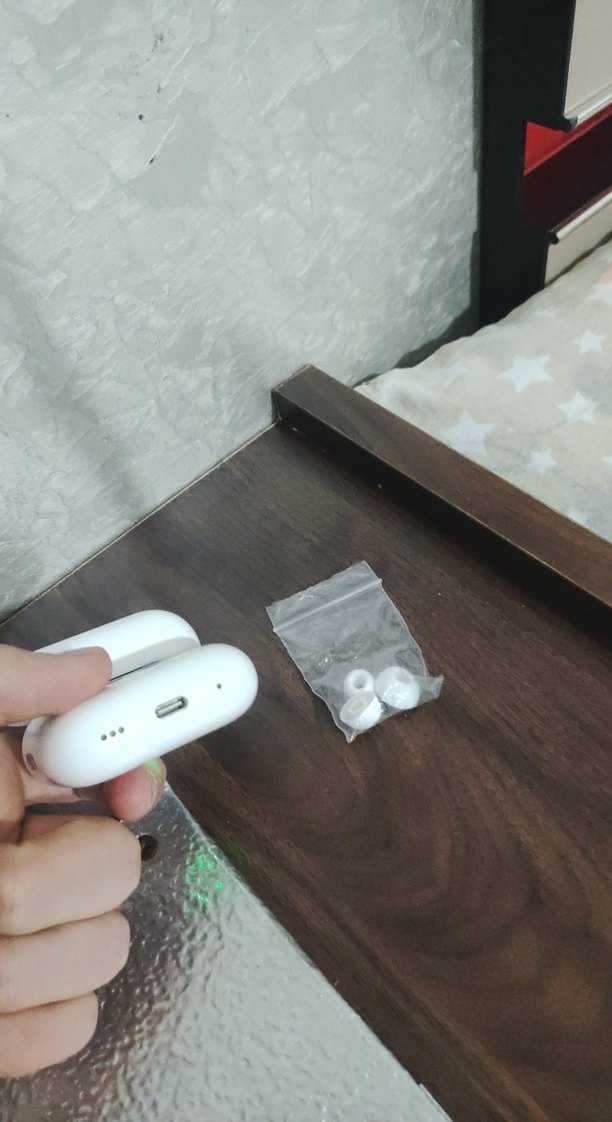 Beyaz Kablosuz Kulaklık ve Yedek Uçlar - Görsel 3