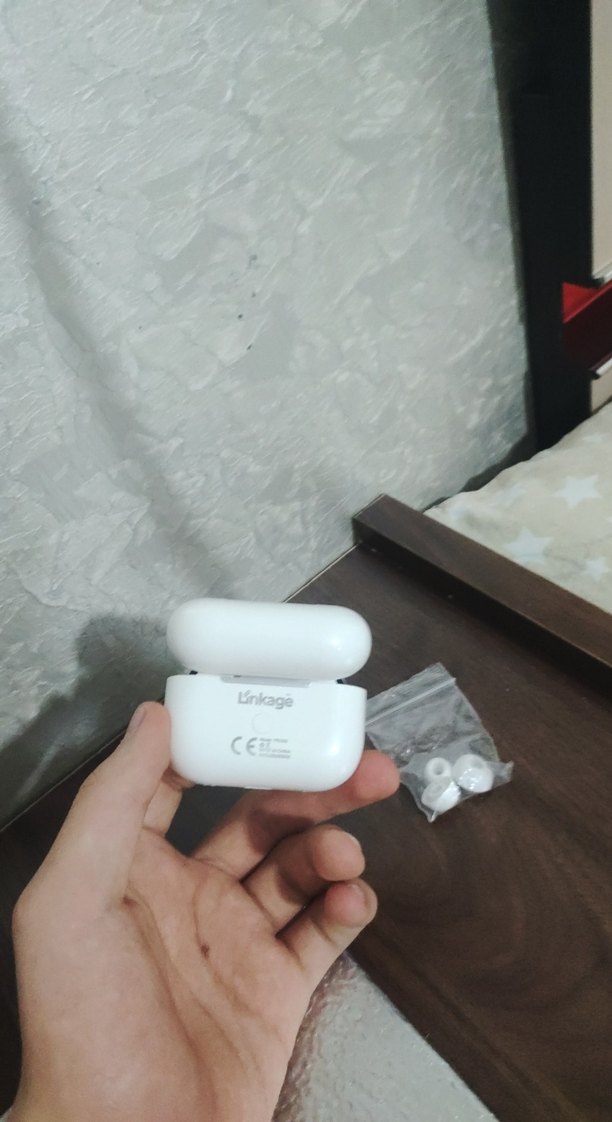 Beyaz Kablosuz Kulaklık ve Yedek Uçlar - Görsel 2