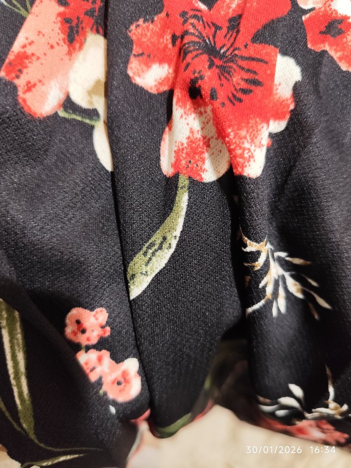 Çiçek Desenli Siyah Uzun Etek - Görsel 2