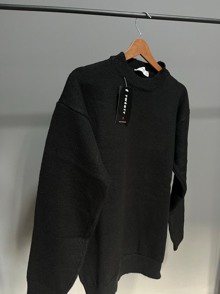 Siyah Salaş Kadın Yün Kazak - Görsel 2