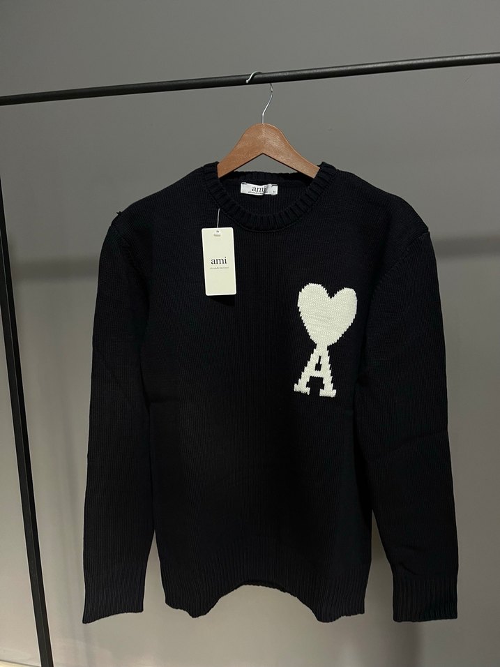 Siyah Nakışlı Örgü Kazak - Görsel 3