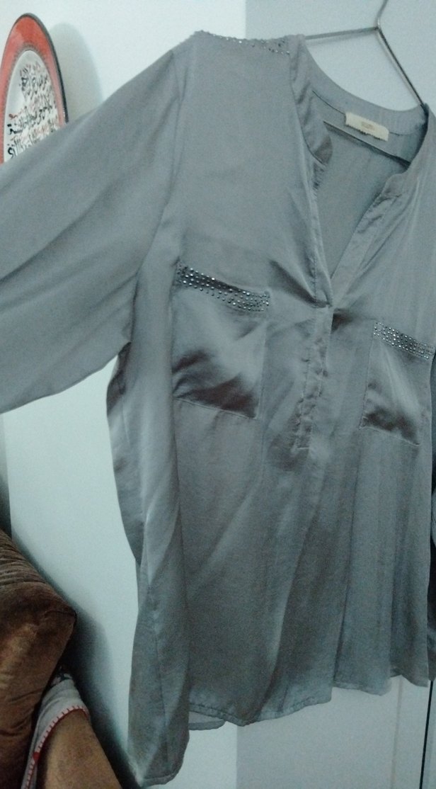 Gri Kadın V Yaka Uzun Kollu Gömlek - Görsel 3