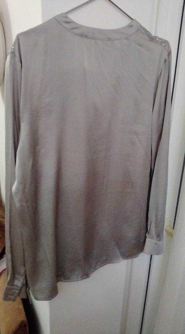 Gri Kadın V Yaka Uzun Kollu Gömlek - Görsel 4