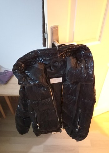 siyah şişme mont - Görsel 2