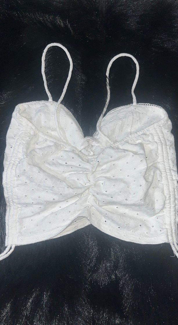 Beyaz Dantel İşlemeli Kısa Büstiyer - Görsel 3