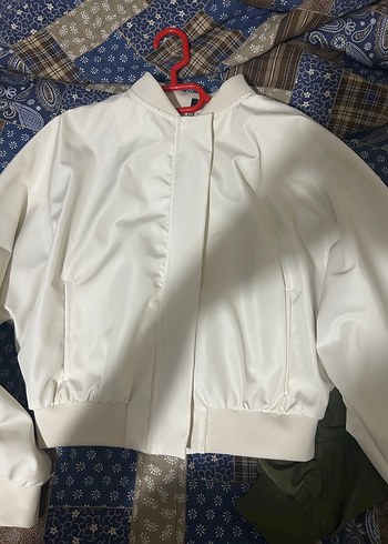 Diğer Siklik Ve Rahatlik Beyaz Saten Bomber Ceket