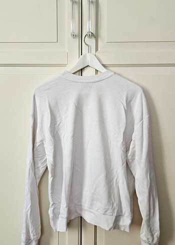 Bershka Kadın Beyaz Uzun Kollu Pamuklu Sweatshirt