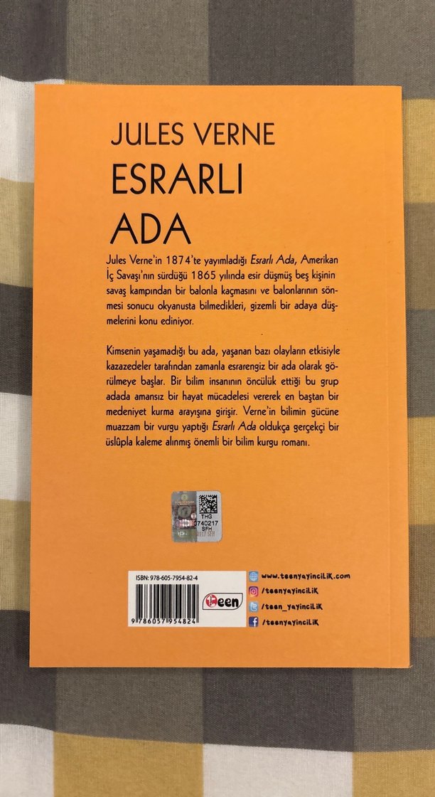 Klasik Roman Seti: Küçük Lord, Esrarli Ada, Notre Dame Kamburu - Görsel 4