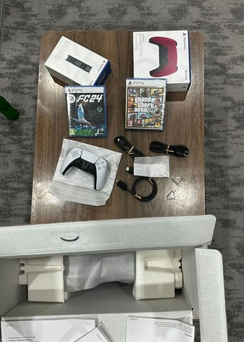 PlayStation 5 Konsol ve Oyun Seti - Görsel 5