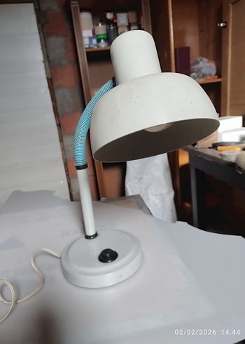 Beyaz Esnek Gövdeli Masa Lambası - Görsel 4