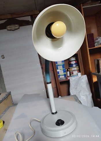 Beyaz Esnek Gövdeli Masa Lambası - Görsel 3