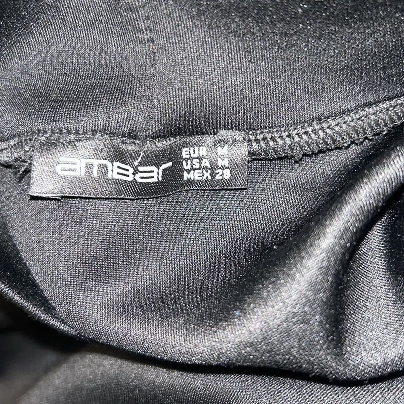 Yarım Kol Yüksek Yaka Crop - Görsel 3