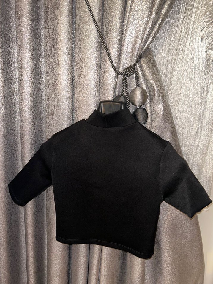 Yarım Kol Yüksek Yaka Crop - Görsel 2