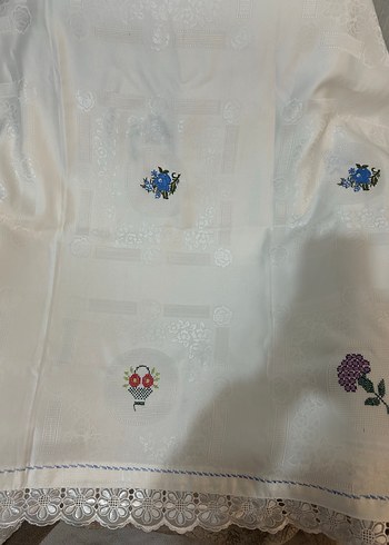 Nakışlı Beyaz Masa Örtüsü - Görsel 2