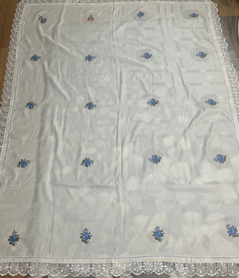 Nakışlı Beyaz Masa Örtüsü - Görsel 3