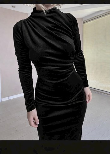 Uzun Siyah Saten Drapeli Elbise - Görsel 2