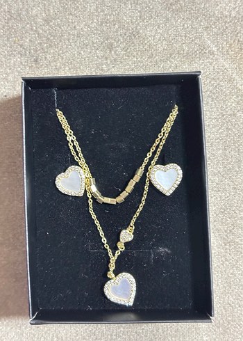 Altın Renk Mini Kalp Detaylı Kolye - Görsel 3