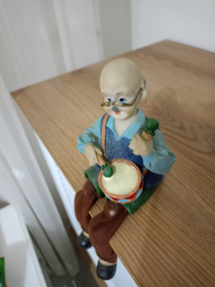 Renkli Davul Çalan Figürin - Görsel 4