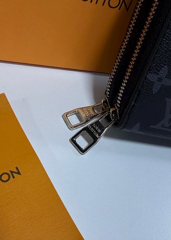 İthal Louis Vuitton Fermuarlı Cüzdan - Görsel 2