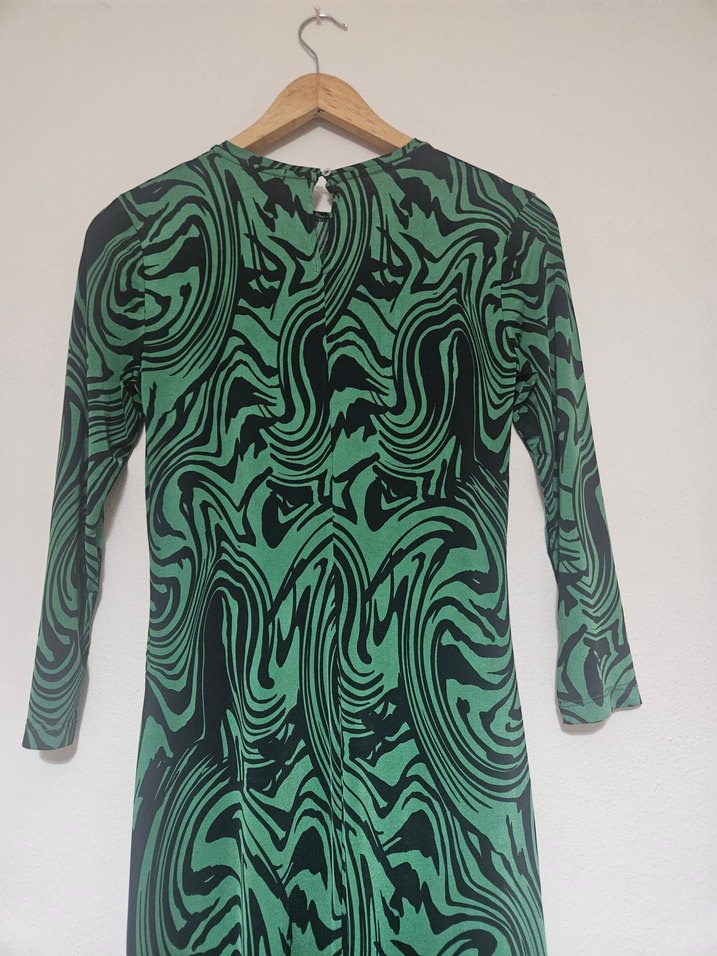 Stradivarius Yeşil Uzun Kol Desenli Uzun Elbise - Görsel 3