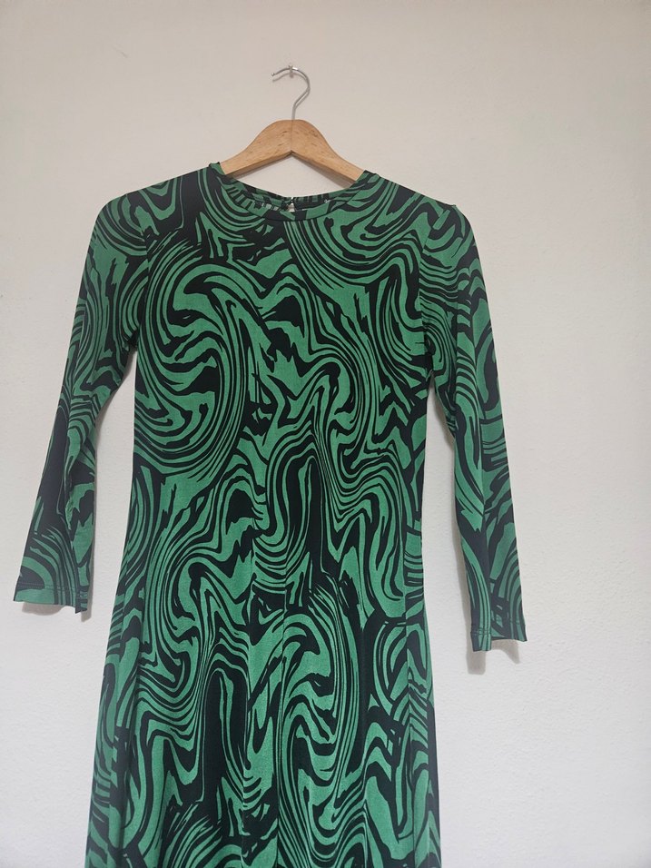 Stradivarius Yeşil Uzun Kol Desenli Uzun Elbise - Görsel 2