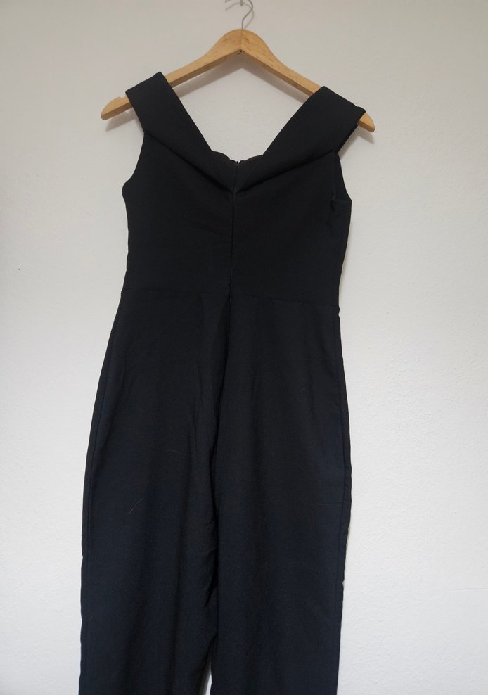 Siyah V Yaka Kolsuz Kadın Tulum - Görsel 3