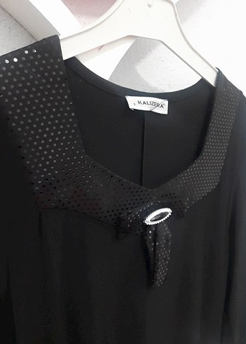 Siyah Uzun V Yaka Buzy Elbise - Görsel 2