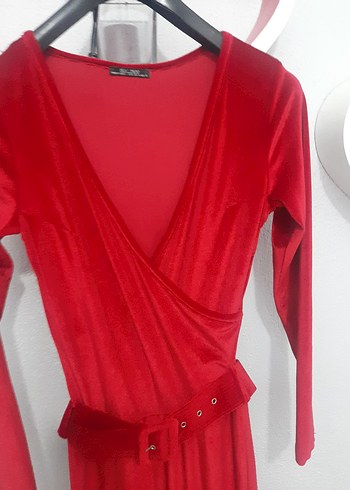 Kirmızı kadife tulum - Görsel 3