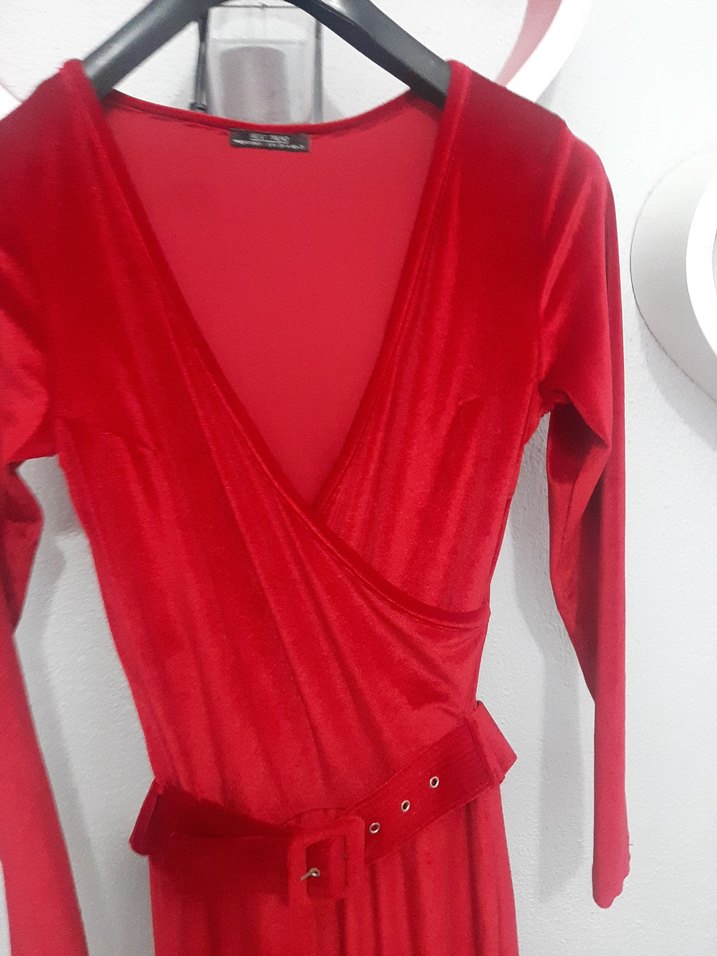 Kirmızı kadife tulum - Görsel 3